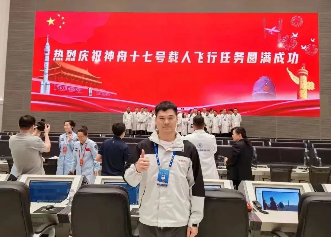 神舟十九号发射圆满成功，中国航天又见大红屏！
